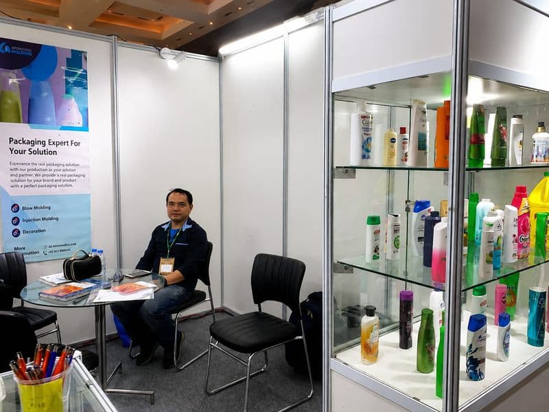 Booth International Molding di pameran kemasan